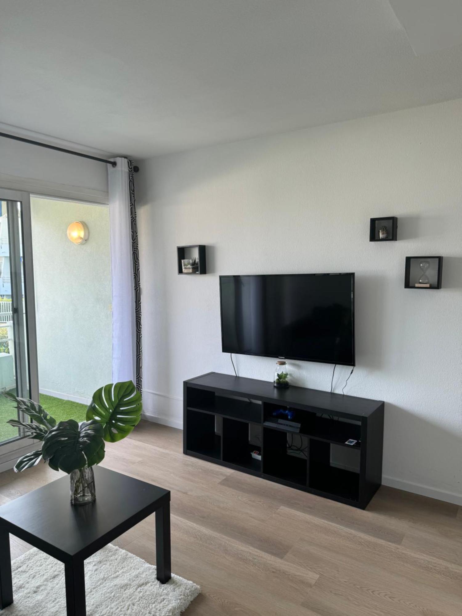 Appartemment Vue Mer Et Piscine Villeneuve-Loubet Eksteriør billede